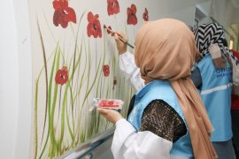 Rize'de Hastane Duvarları Renklendirildi
