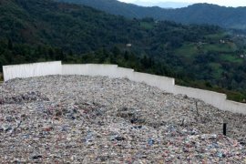 Tabiat Parkının Dibinde Çöp Toplama Tesisi