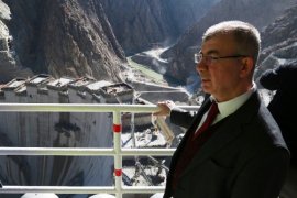 Artvin Valisi Yılmaz Doruk Yusufeli Barajı'nı İnceledi