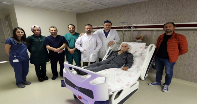 Rize'de 87 Yaşındaki Hastayı Hayatta Tutan Yöntem