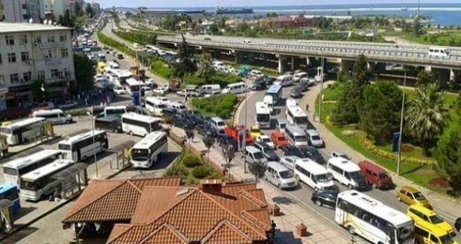 Türkiye'de Kaç Kişiden Birine Araç Düşüyor?