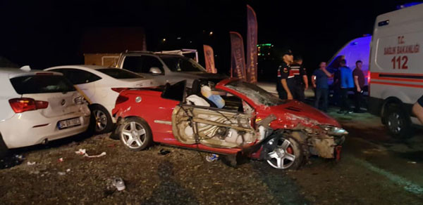 Çamlıhemşin'de Trafik Kazası: 1 Ölü 3 Yaralı